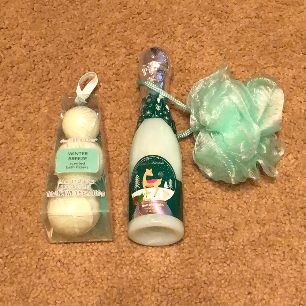 NWOT Bath Fizzers & Bubble Bath W/ Loofah